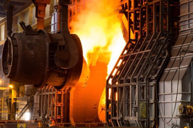 鋼水冶煉鋼包如何節(jié)能保溫？鼎業(yè)納米隔熱保溫涂層應(yīng)用